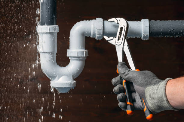 Professional Gas Line Repair technician working in Caldwell, OH